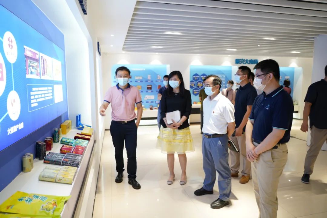 白云区科工商信局向导一行到广药集团36365官网调研