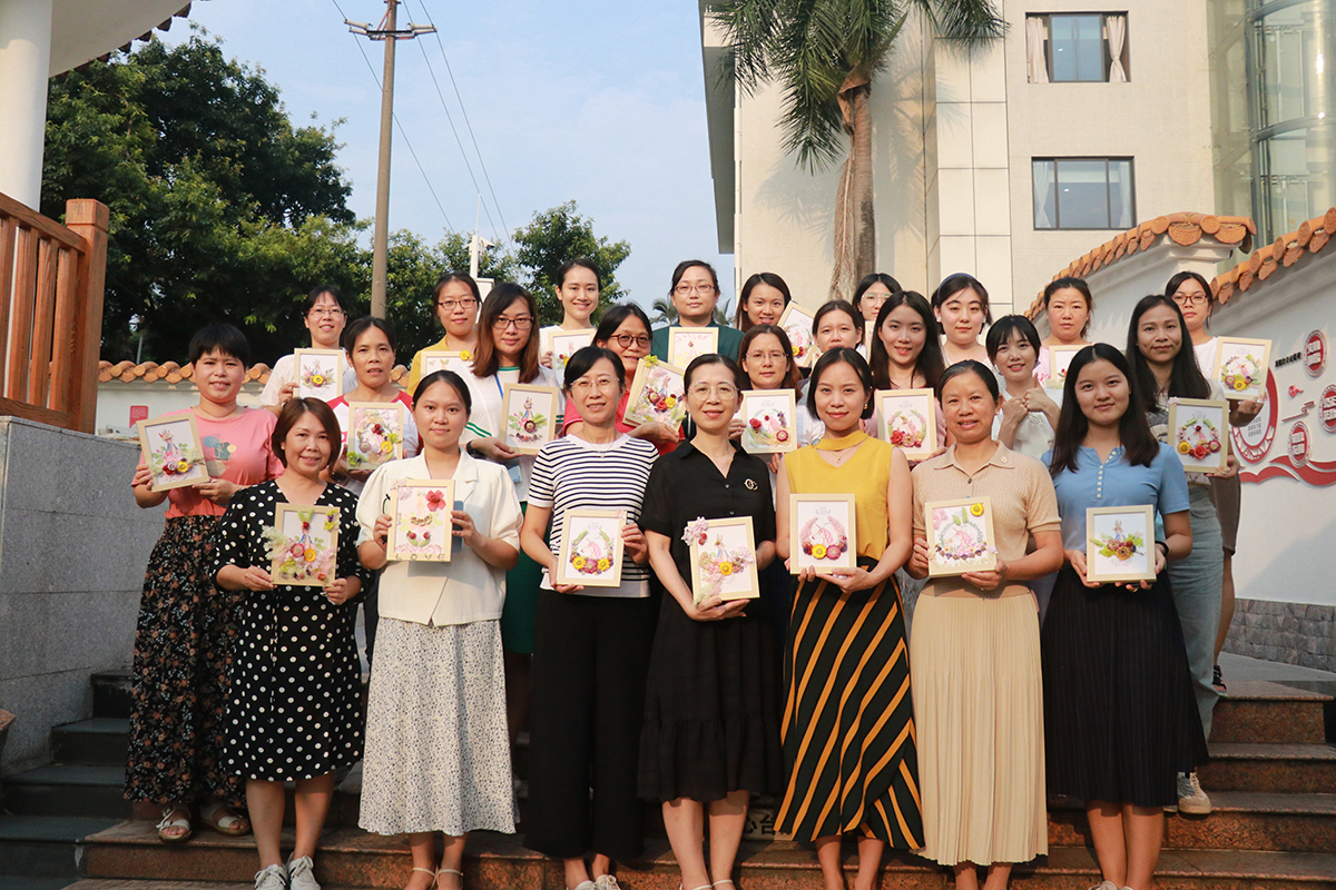 定格漂亮，，，，，，，，永生花DIY ——总厂工会举行“喜迎二十大 花漾向未来” 手工系列运动（二）