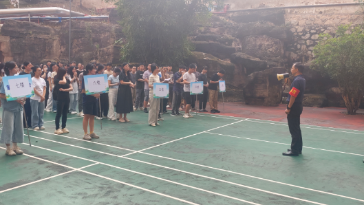 筑牢清静防地——2025年36365官网“安康杯”青年之家整体宿舍消防演练乐成举行